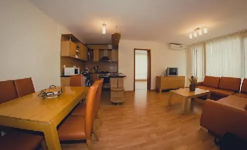 Panorama Apartment *